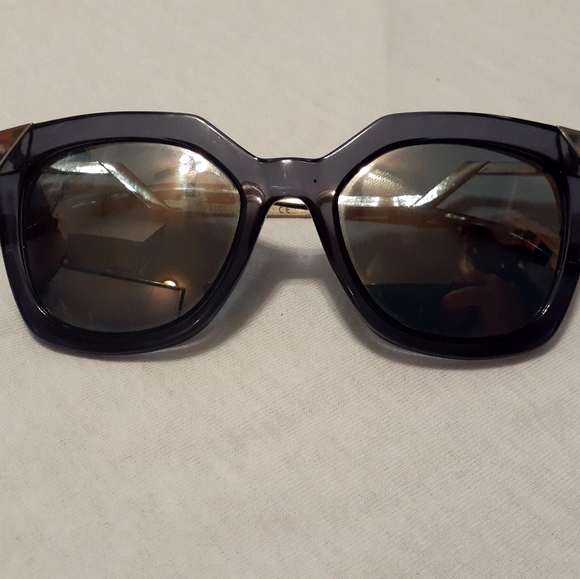 Cat Eye Fendi Sunglasses (Womans) - Picture 6 of 9